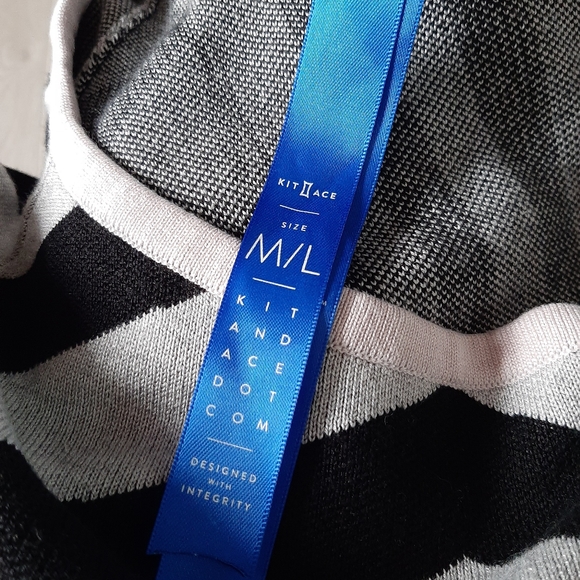 Kit and ace striped crop sweater size medium to large - Picture 5 of 5